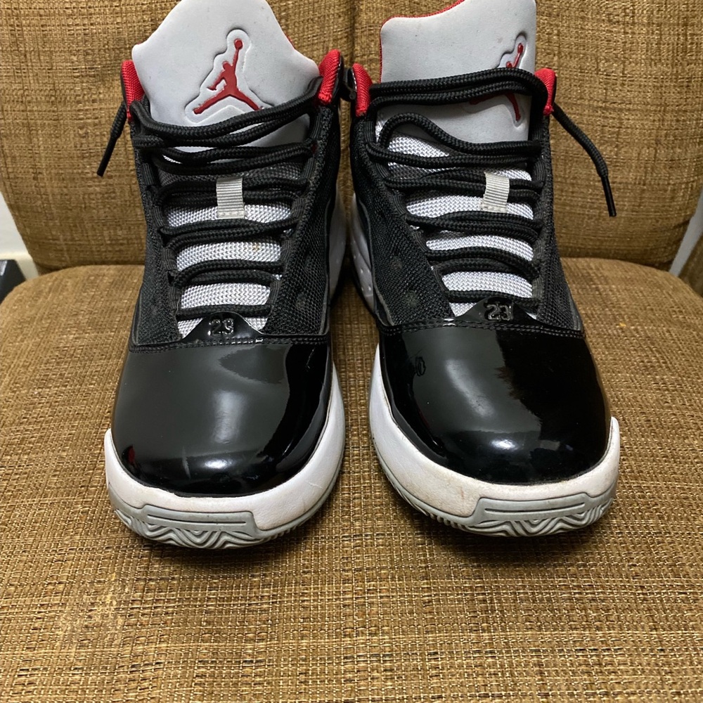 NIKE AIR JORDAN MAX AURA 2